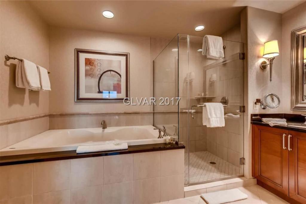 Mgm Signature Ph 30Th Floor Deluxe Studio Apartment Strip Facing With Balcony Las Vegas Esterno foto
